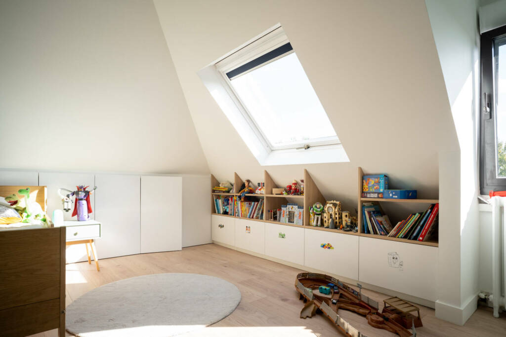 Tout pour avoir une chambre bien rangée dans cette chambre d'enfants, par l'Agence Bérénice Alandi, Architecte d'intérieur en Finistère Sud 29