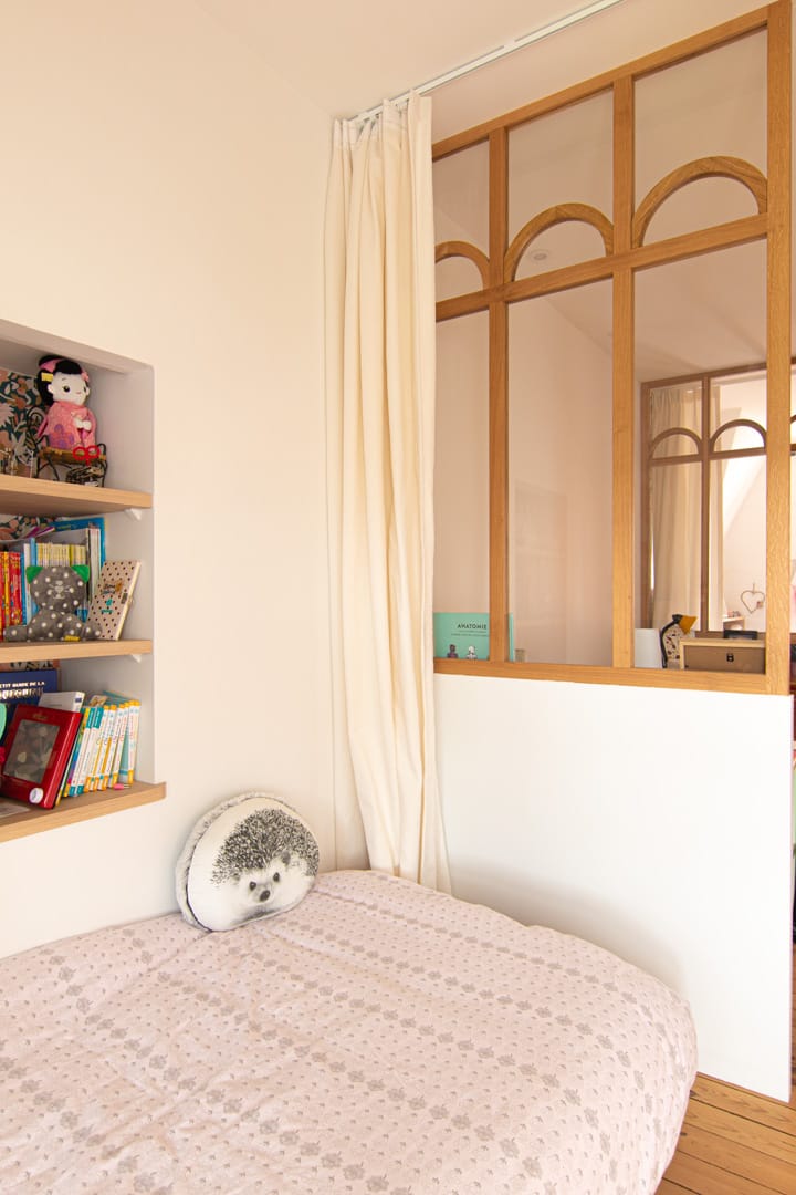 4 Rénovation Maison année 30-40 à Quimper - La verrière de séparation en bois qui donne sur l'espace bureau